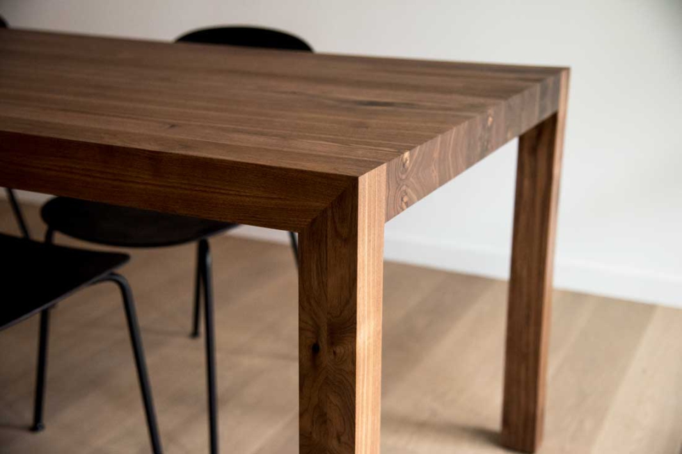 Notenhouten tafel op maat