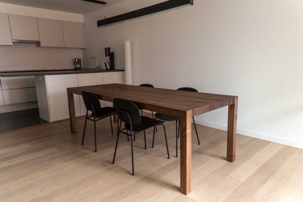 notenhouten-tafel