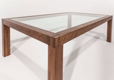 Salontafel van notenhout: het verhaal achter dit project